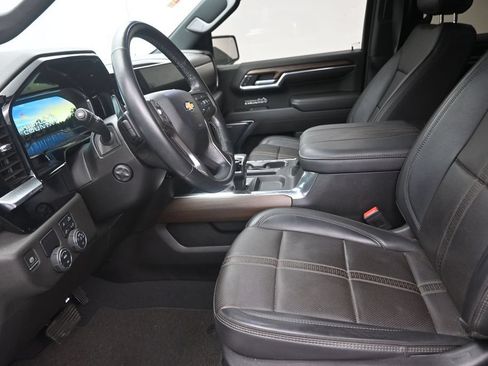 Used 2023 Chevrolet Silverado 1500 High Country RWD image 12