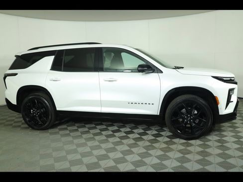 Used 2024 Chevrolet Traverse RS w/ LPO, Floor Liner Package image 8