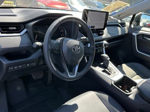 Used 2025 Toyota RAV4 XLE Premium FWD image 23