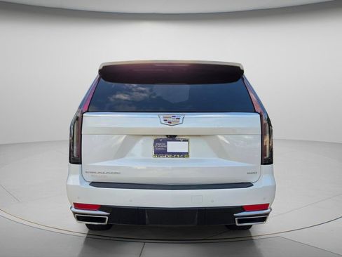 Used 2023 Cadillac Escalade Premium Luxury AWD/4WD image 5