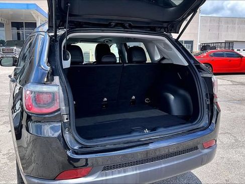 Used 2018 Jeep Compass Latitude w/ Popular Equipment Group FWD image 37
