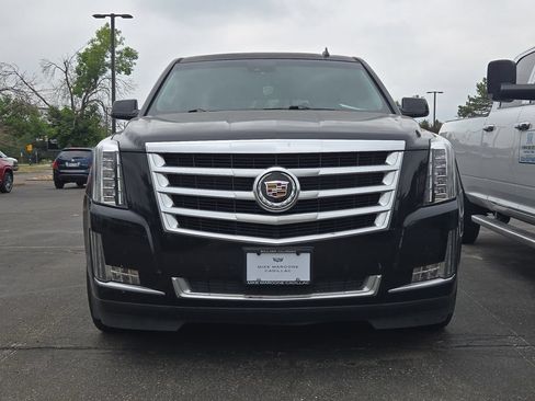 Used 2015 Cadillac Escalade Luxury AWD/4WD image 2