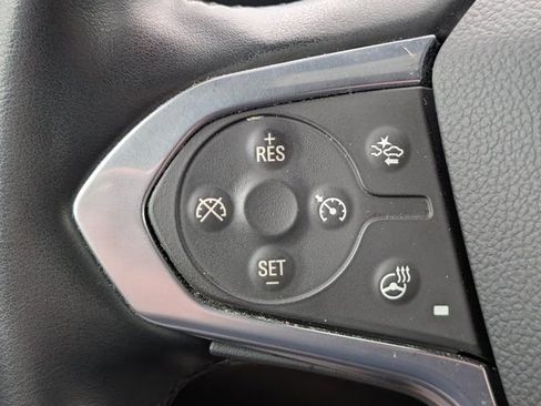 Used 2023 Chevrolet Traverse LT FWD image 23