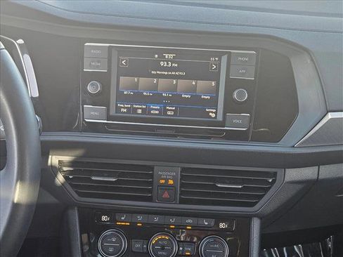 Used 2024 Volkswagen Jetta SE image 13