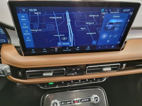 Used 2023 Lincoln Nautilus Reserve AWD/4WD image 7