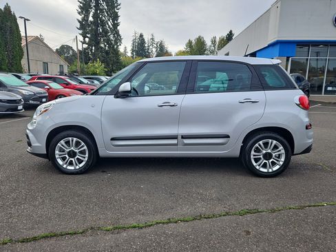 Used 2019 FIAT 500L Pop w/ Popular Equipment Group image 2