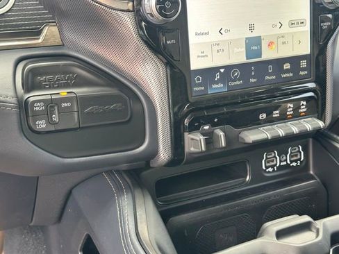 Used 2022 RAM 3500 Limited AWD/4WD image 10