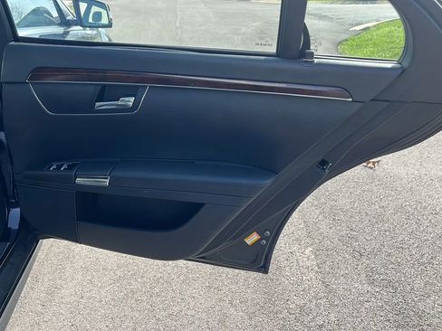 Used 2013 Mercedes-Benz S 550 4MATIC image 17