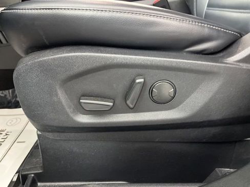 Used 2024 Ford Edge SEL image 28