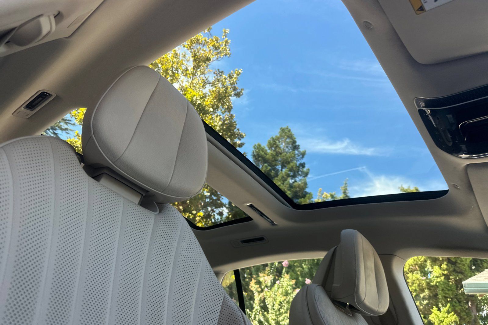 Used 2022 Mercedes-Benz EQS 450+ Sedan w/ Winter Package image 19
