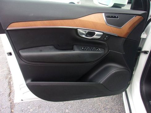Used 2024 Volvo XC90 B5 Plus AWD/4WD image 14