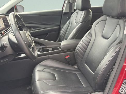 Used 2025 Hyundai Elantra Limited FWD image 32