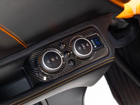 Used 2015 McLaren 650S Spider RWD image 7