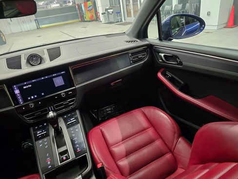 Used 2022 Porsche Macan GTS w/ Sport Chrono Package image 36