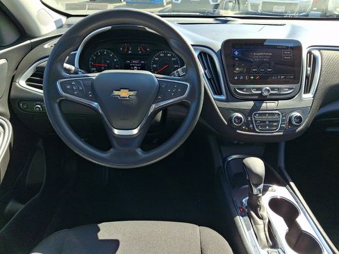 Used 2024 Chevrolet Malibu LT FWD image 11