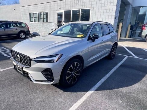 Used 2023 Volvo XC60 B5 Plus w/ Climate Package image 7