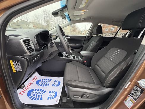 Used 2018 Kia Sportage LX w/ LX Technology Package image 28