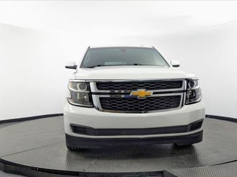 Used 2018 Chevrolet Suburban LS RWD image 12