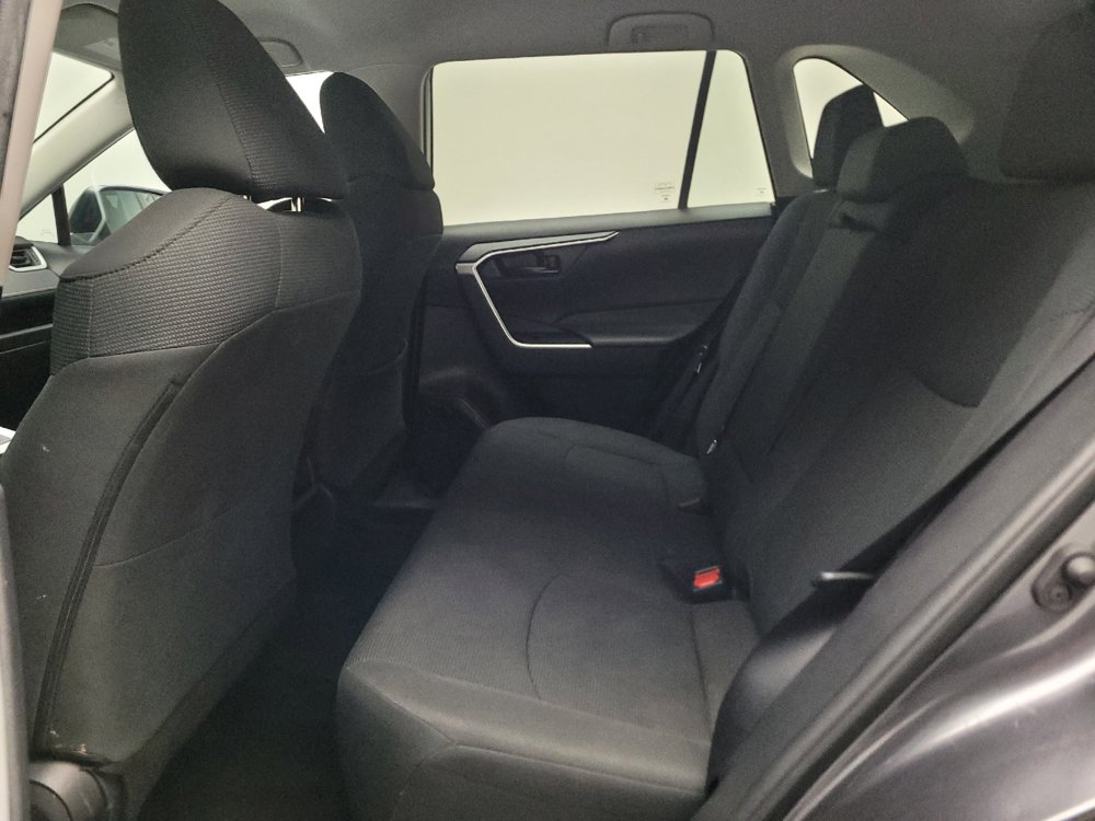 Used 2021 Toyota RAV4 LE AWD/4WD image 18