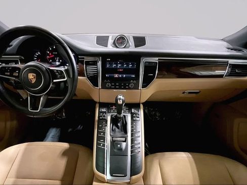 Used 2017 Porsche Macan image 16