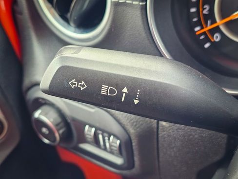 Used 2018 Jeep Wrangler Unlimited Sahara image 16