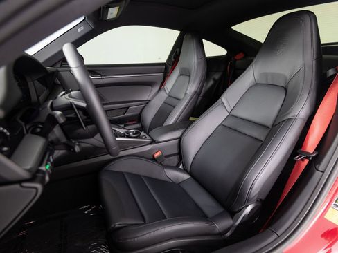 Certified 2025 Porsche 911 Carrera image 31