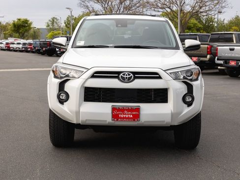 Certified 2021 Toyota 4Runner SR5 AWD/4WD image 2