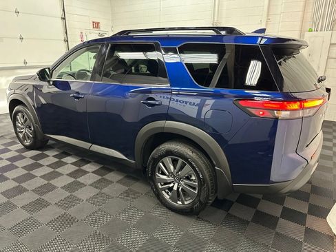 Used 2025 Nissan Pathfinder SV AWD/4WD image 7