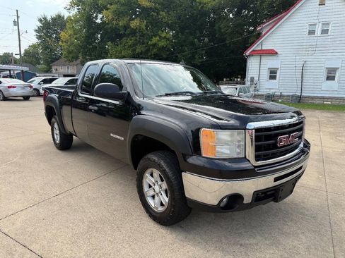 Used 2011 GMC Sierra 1500 SLE w/ Power Tech Package AWD/4WD image 5