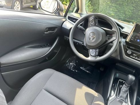Used 2024 Toyota Corolla LE w/ LE Convenience Package FWD image 20
