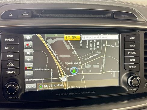 Used 2018 Kia Sorento SX image 17