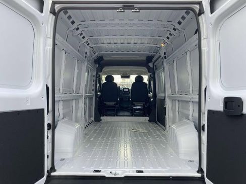 Used 2024 RAM ProMaster 2500 w/ Convenience Group image 14