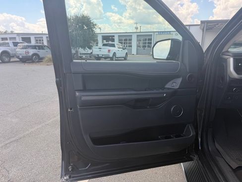 Used 2023 Ford Expedition Max XLT AWD/4WD image 14