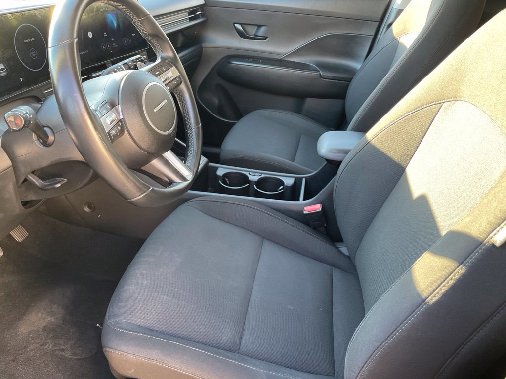 Used 2024 Hyundai Kona SEL w/ Convenience Package FWD image 9