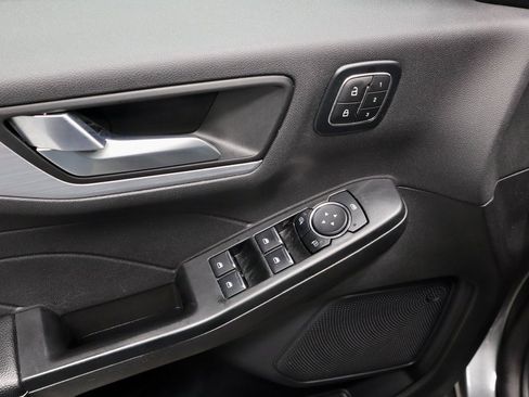 Certified 2025 Ford Escape Platinum image 24