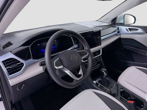 New 2026 Volkswagen Taos SE AWD/4WD image 9