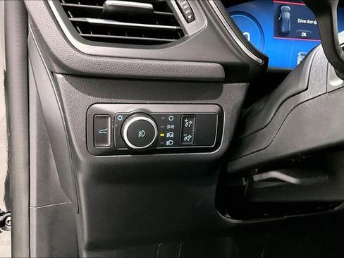 Used 2024 Ford Escape Platinum image 38