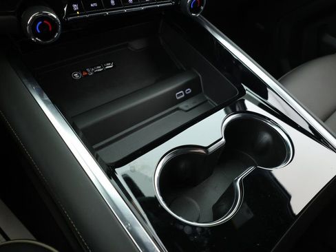 Used 2025 Chevrolet Tahoe Premier image 14