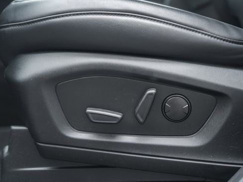 Used 2024 Ford Explorer XLT w/ Equipment Group 202A image 36