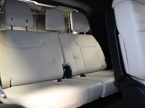 Used 2019 Lexus LX 570 4WD w/ Inspiration Series image 39