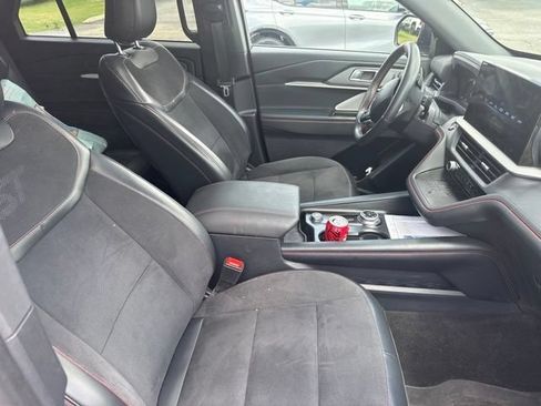 Used 2025 Ford Explorer ST w/ Sun And Sound Package AWD/4WD image 23