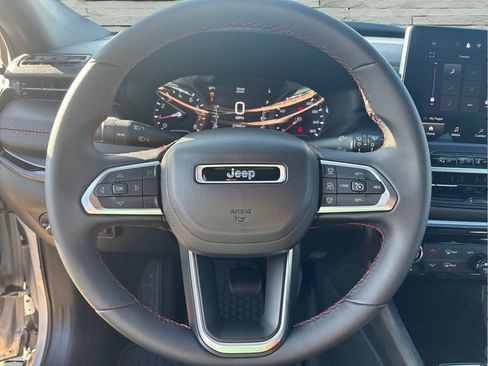 Used 2024 Jeep Compass Trailhawk AWD/4WD image 12