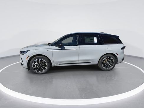 New 2026 Lincoln Nautilus Reserve image 5