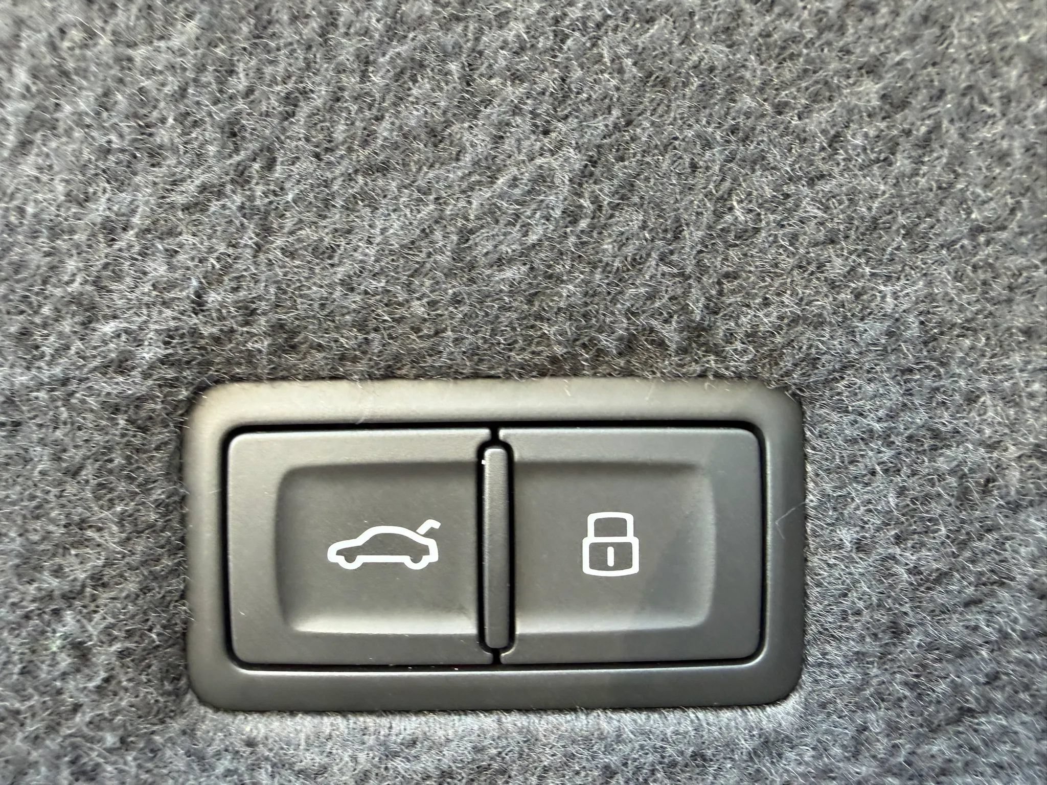 Used 2021 Lamborghini Urus AWD/4WD image 26