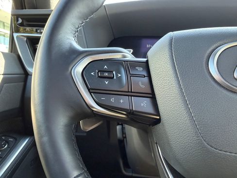 Used 2024 Lexus GX 550 image 23