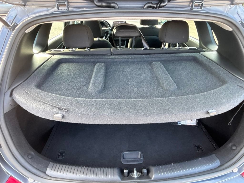 Used 2019 Hyundai Elantra GT FWD image 36