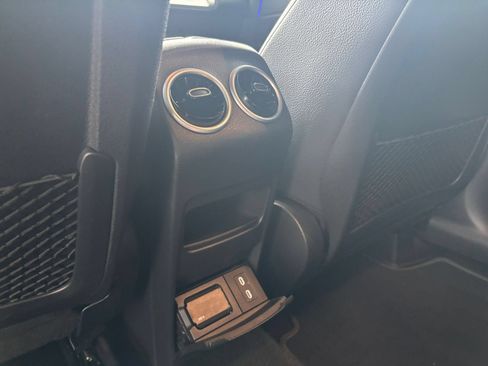 Used 2025 Mercedes-Benz GLB 250 image 25