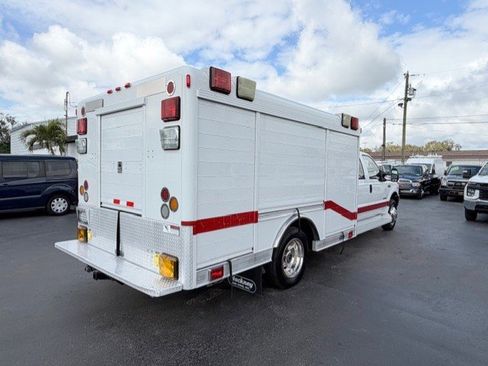 Used 2002 Ford F550 2WD Crew Cab Super Duty image 5