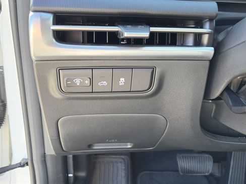 Certified 2025 Hyundai Santa Cruz SE AWD/4WD image 17