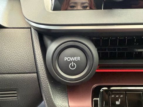 Certified 2025 Toyota Prius Plug-In Hybrid image 15